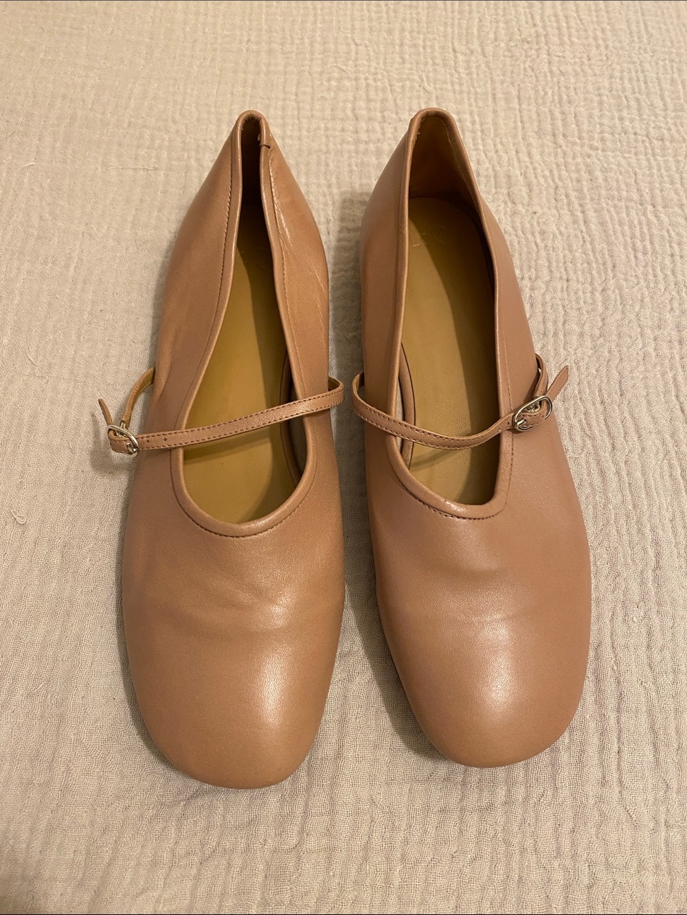 LoQ Nade in Spain Classic Women's Mary Jane Flats in Nude. Size 39